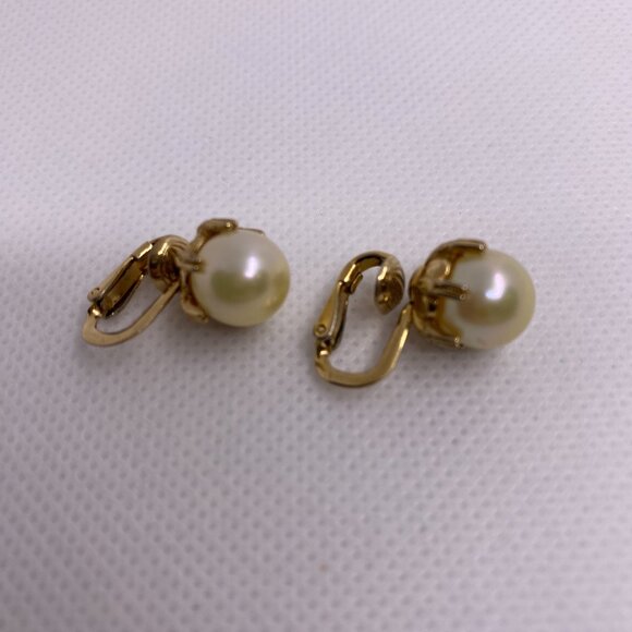 Ciner Clip On Earrings 10K Yellow Gold Pre Owned Faux Pearl Prong Set Signed - Picture 12 of 12